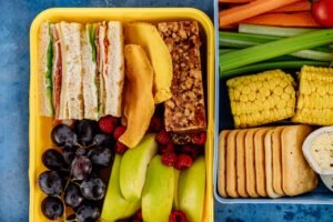 Blog 19 Best healthy snacks for office workers