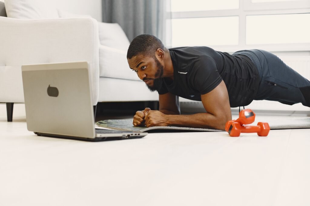 Home workout without equipment for beginners in 2026. 5 pexels gustavo fring 6496107